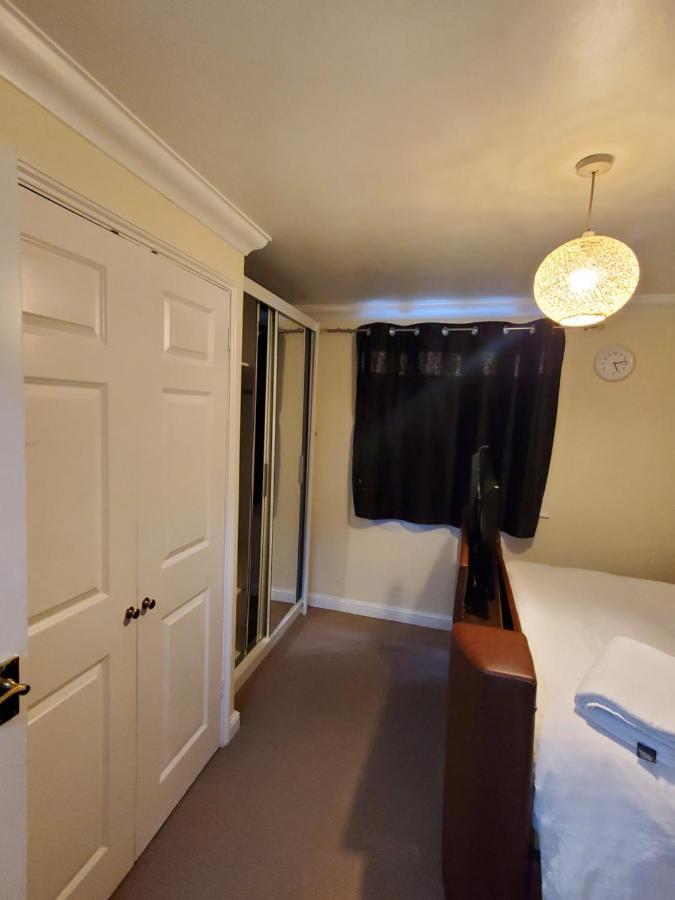 Lovely 2 Bed Flat/Apt In East London- Nice Estate. 达格纳姆 外观 照片