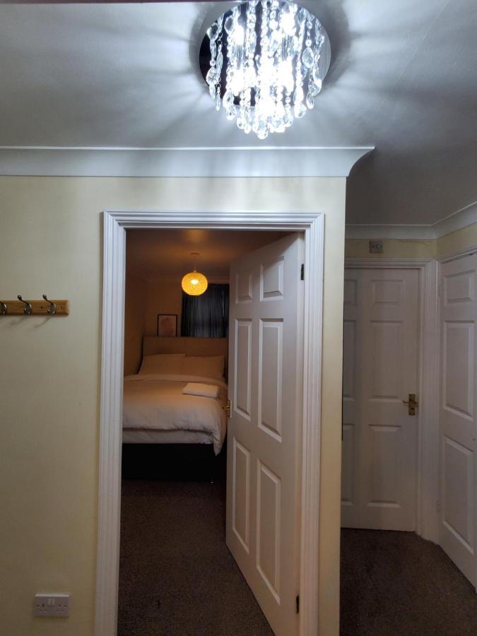 Lovely 2 Bed Flat/Apt In East London- Nice Estate. 达格纳姆 外观 照片