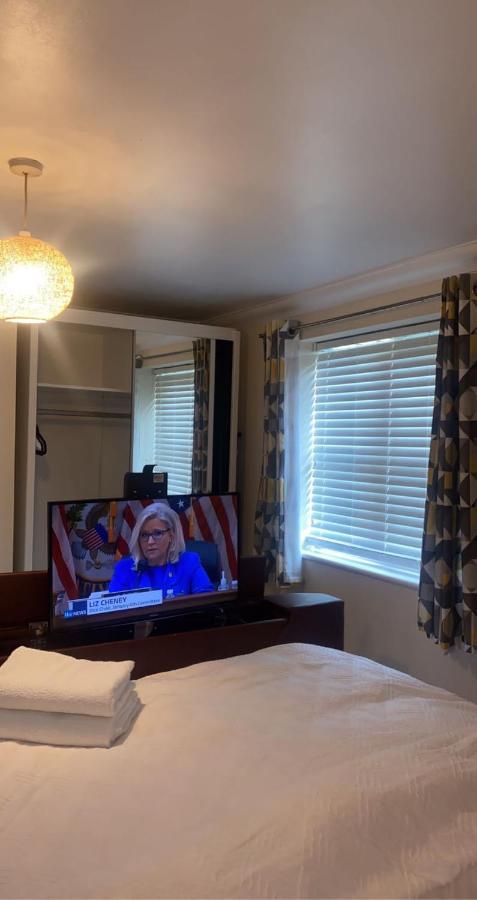 Lovely 2 Bed Flat/Apt In East London- Nice Estate. 达格纳姆 外观 照片