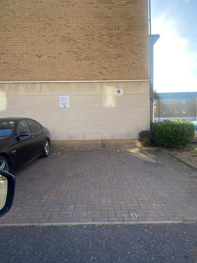 Lovely 2 Bed Flat/Apt In East London- Nice Estate. 达格纳姆 外观 照片