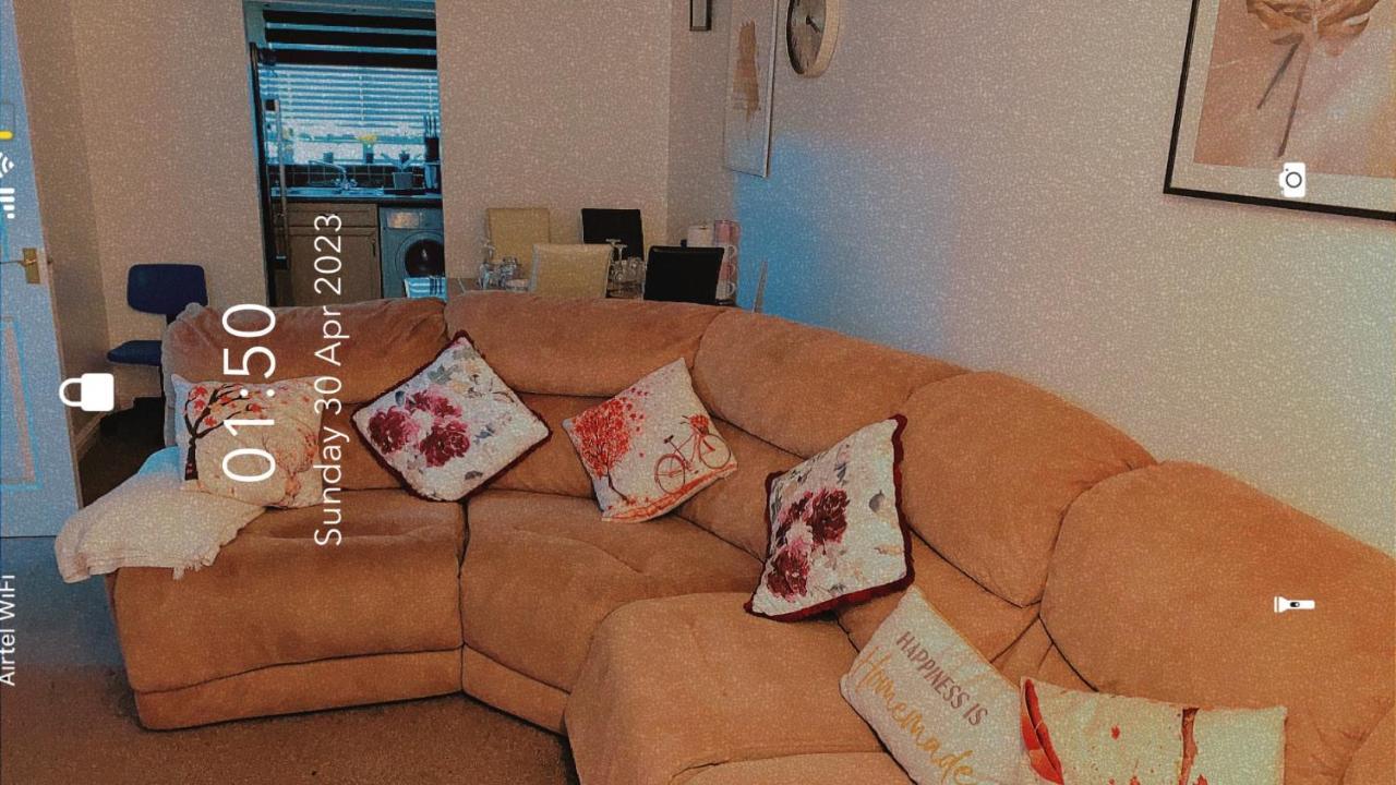 Lovely 2 Bed Flat/Apt In East London- Nice Estate. 达格纳姆 外观 照片